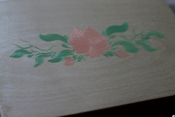 Роспись деревянной шкатулки