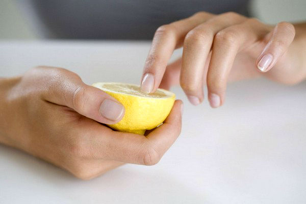 укрепление ногтей лимоном