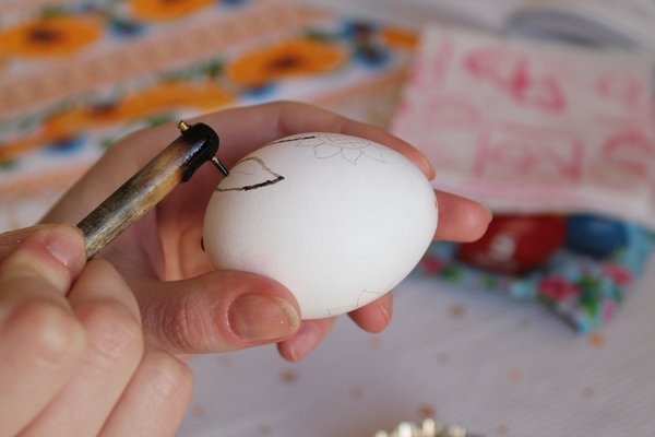 Роспись пасхальных яиц воском. Мастер-класс с фото от Анны Королюк