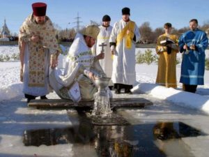 Фото купания голышом на крещение